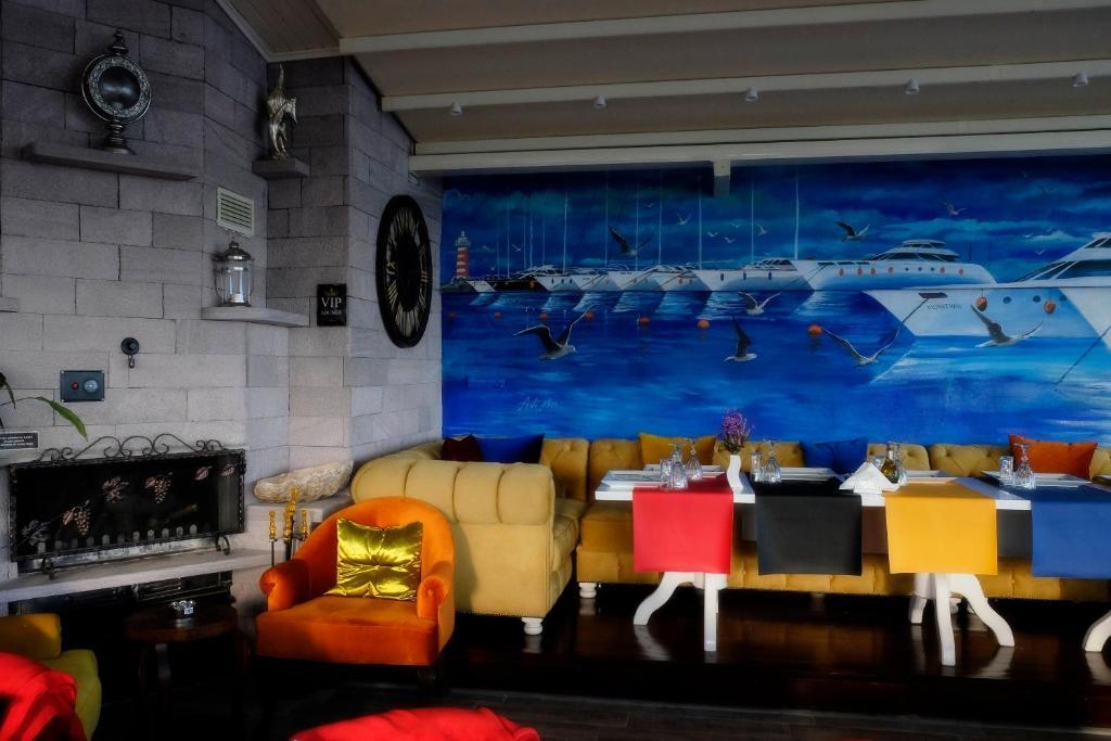 Alp Otel Restaurant Küçükkuyu Exterior foto